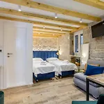 Miara Luxury Bed & Breakfast 4*