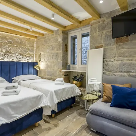 Miara Luxury Split