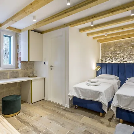 Miara Luxury