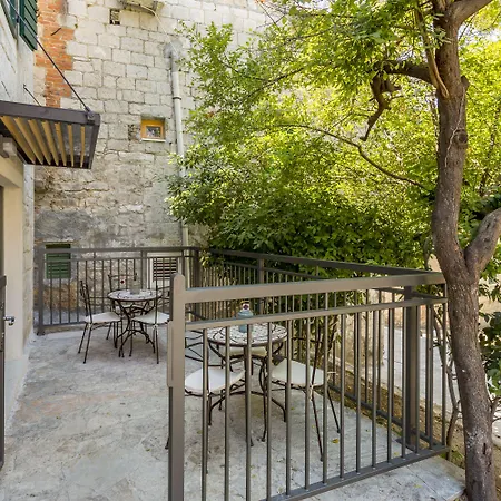 Frühstückspension Miara Luxury 4*