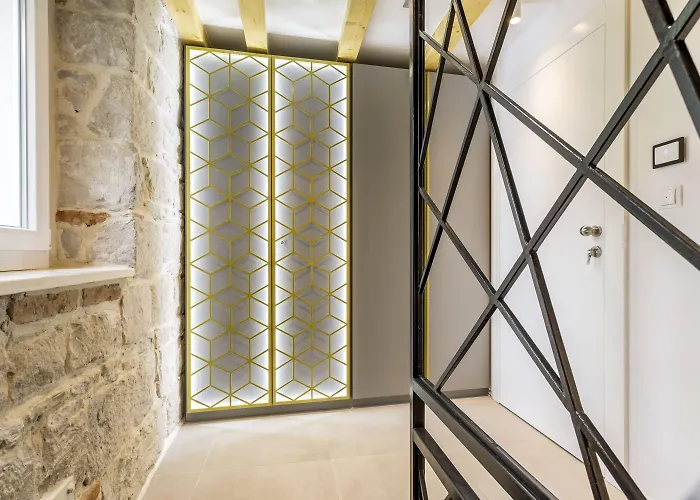 Miara Luxury Split