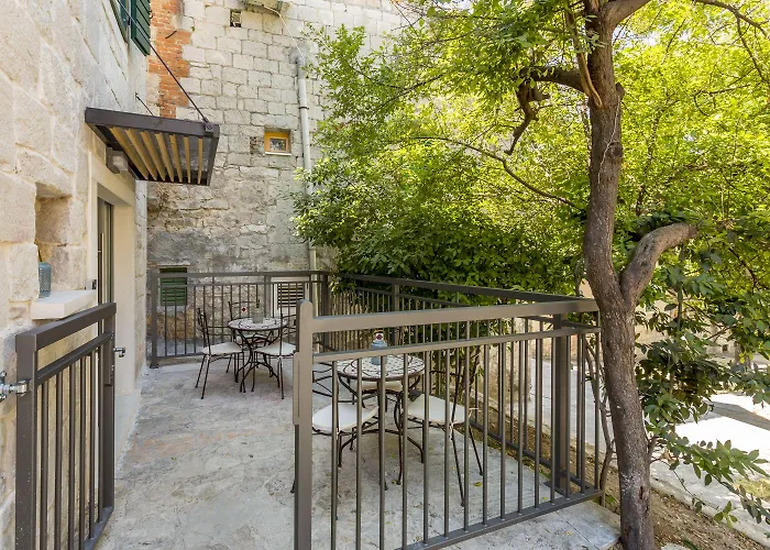 Bed & Breakfast Miara Luxury 4*